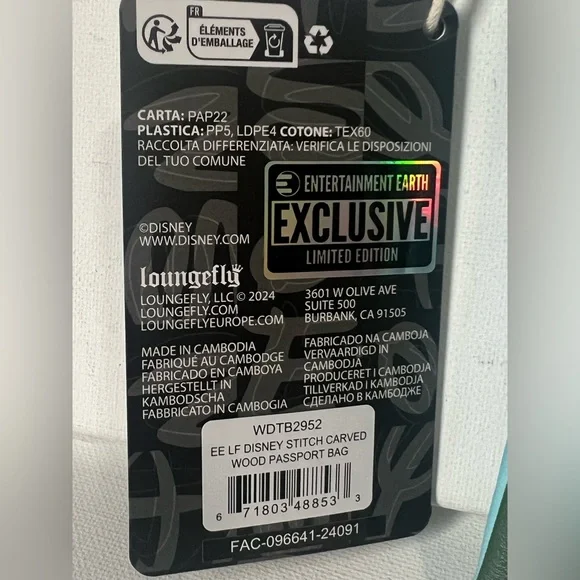 Loungefly - Disney Stitch Tiki Passport Bag - Entertainment Earth Exclusive NWT - Picture 7 of 11